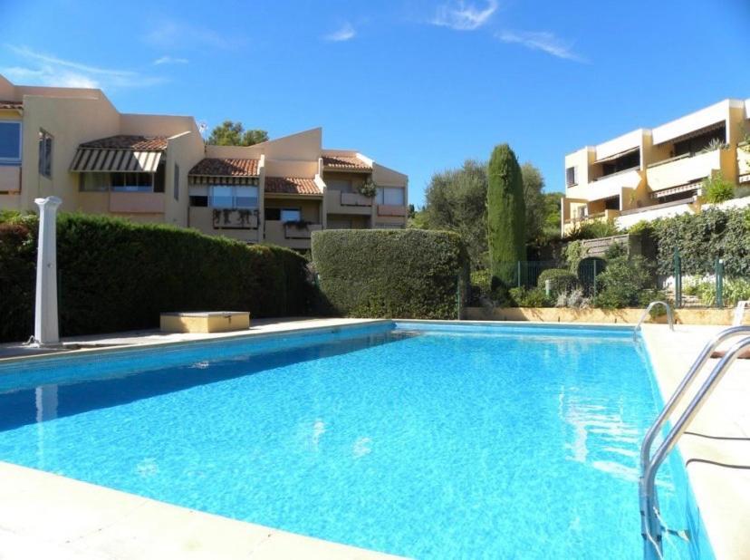 בנדול Studio Avec Piscines A 500M De La Plage מראה חיצוני תמונה